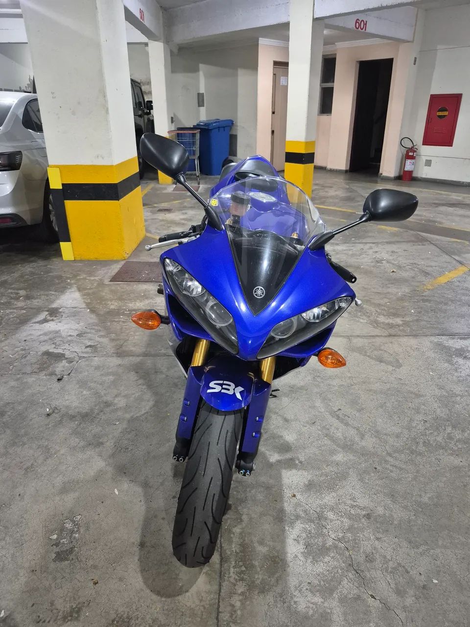 YAMAHA R1 2008 - Foto 3