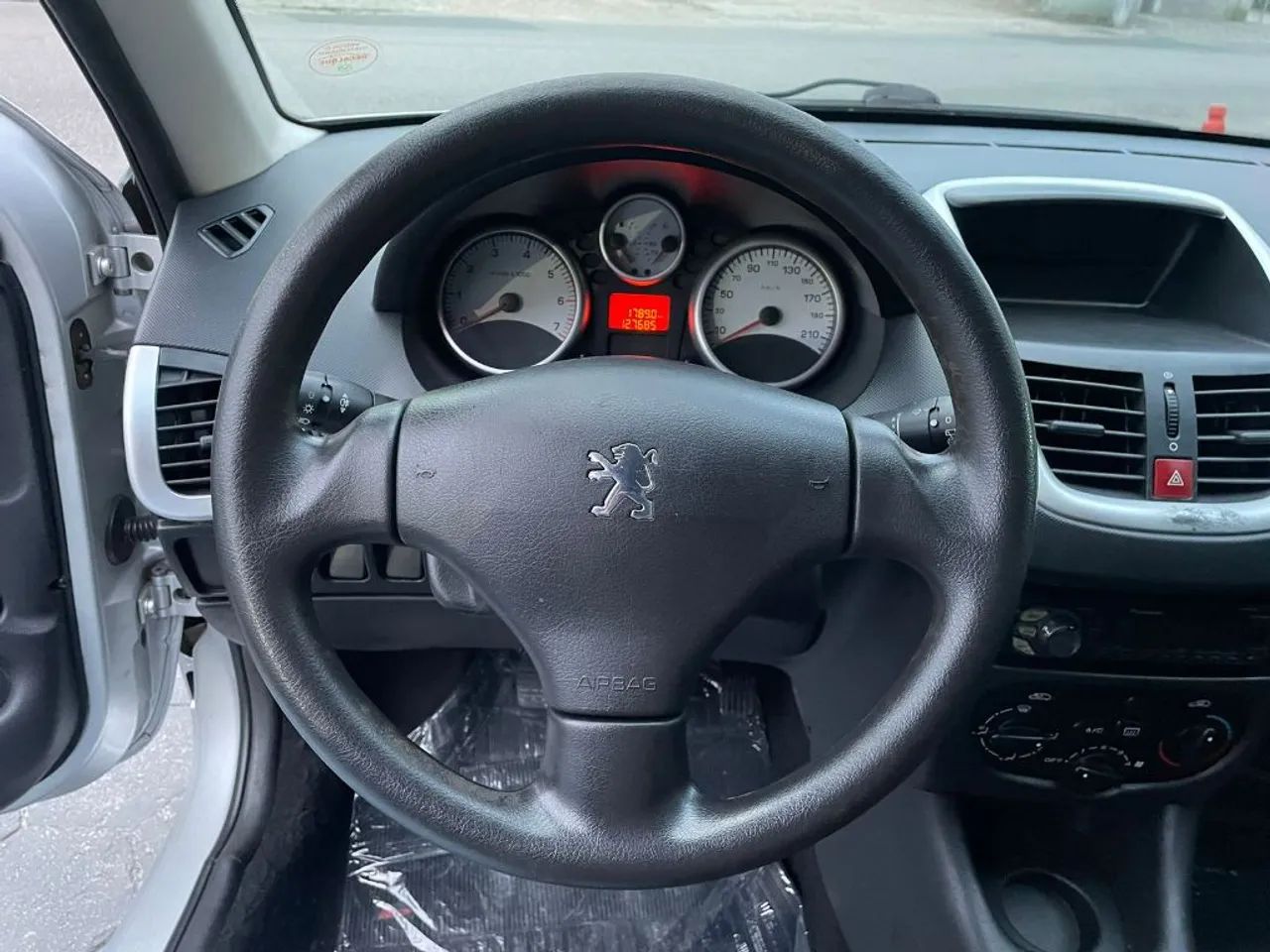 Peugeot 207 Active 1.4 Flex 8V 5P 2015 - Foto 5