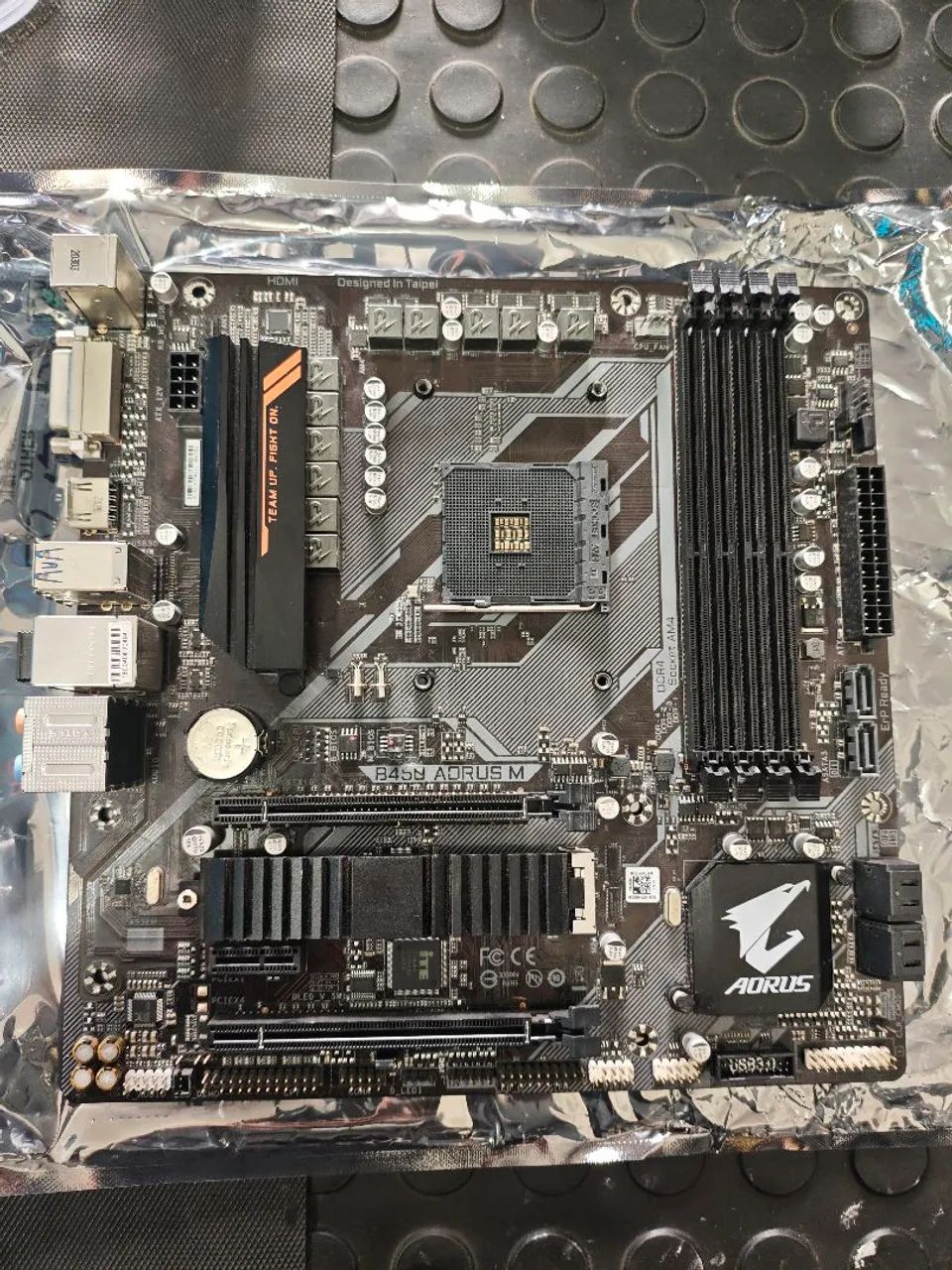 Placa mãe b450 aorus m am4 - Foto 2