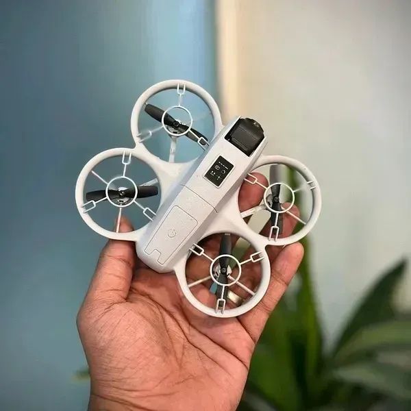 Drone D1 Pro Câmera HD Sensor e Led (NOVO) - Foto 2