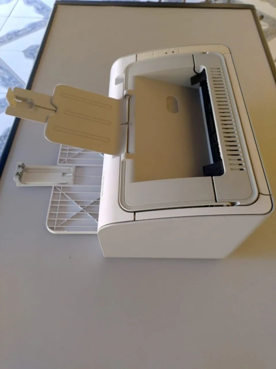 Impressora HP LaserJet P1005, função única, monocromática, excelente, único dono. - Foto 2