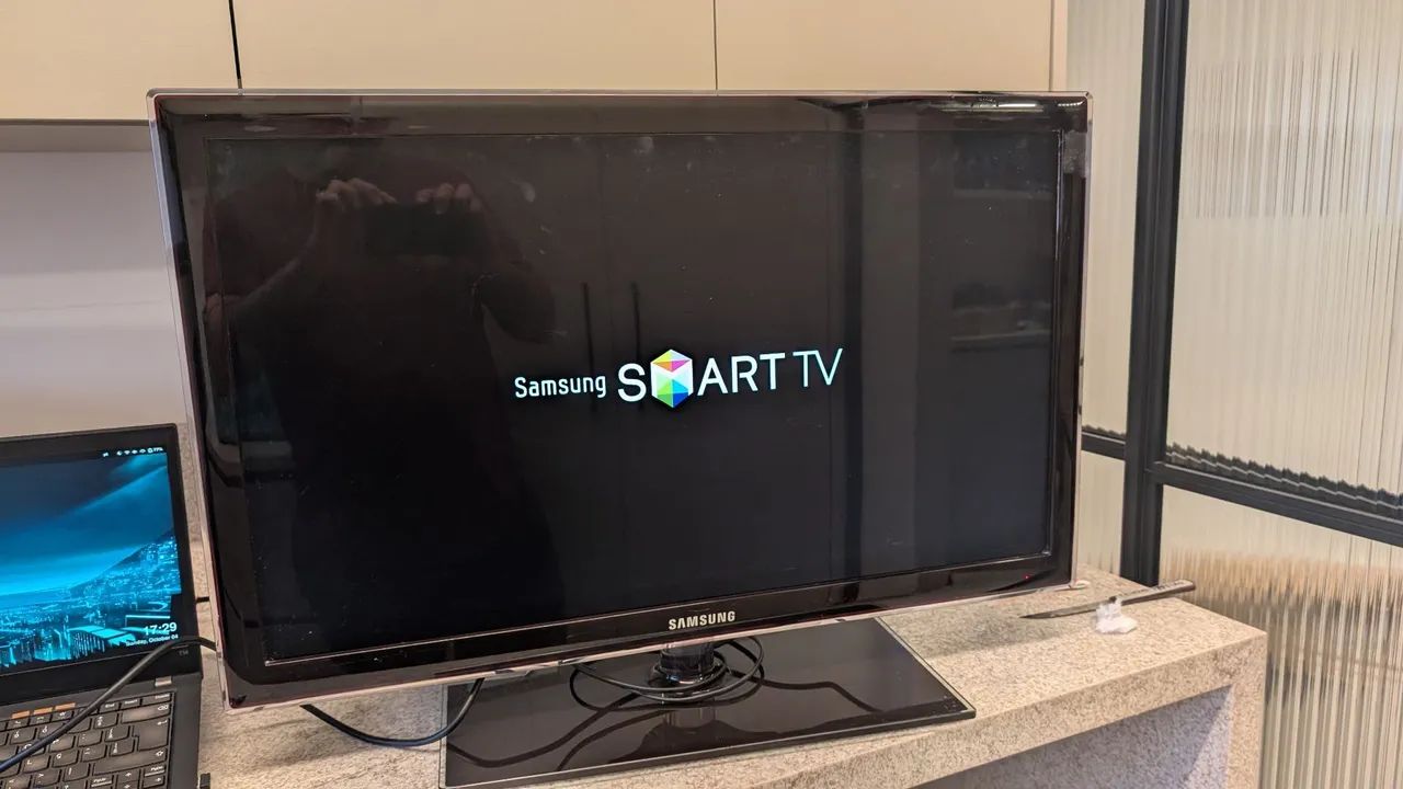 TV Samsung UN32D5500 - com problema de restart para retirada em Perdizes