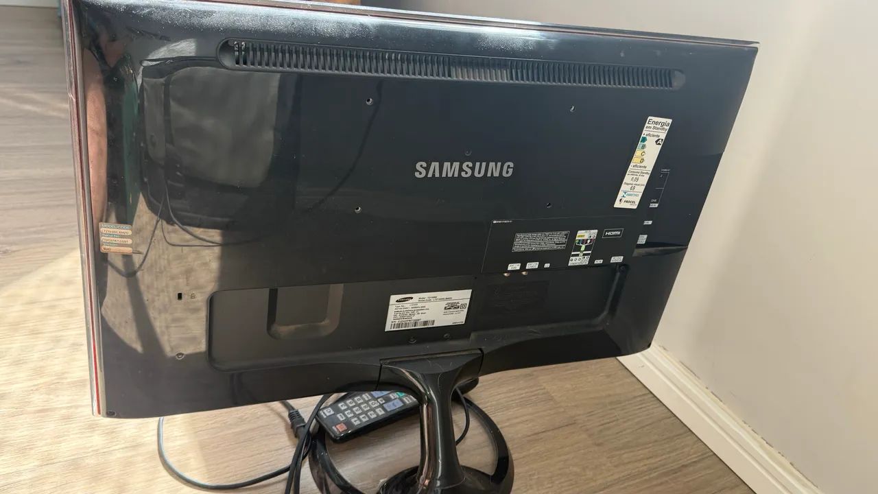 Vendo Tela tv Samsung 27 polegadas modelo a550 - Foto 3