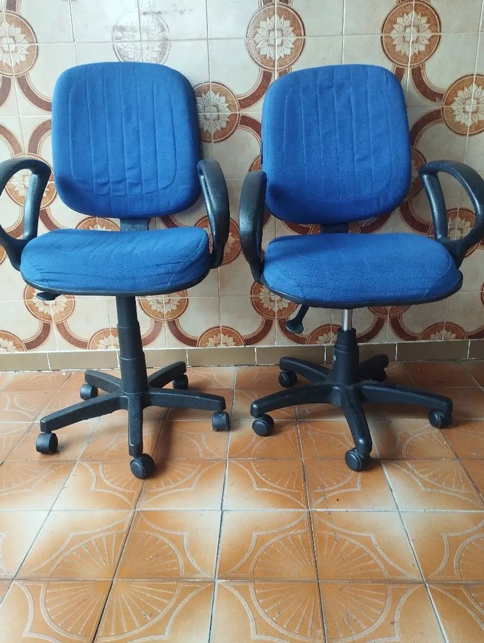Par de cadeiras de escritório 
