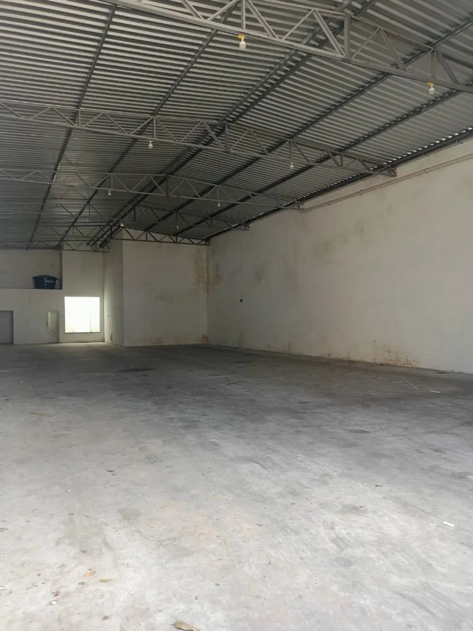Aluga -se um galpão comercial  - Foto 5