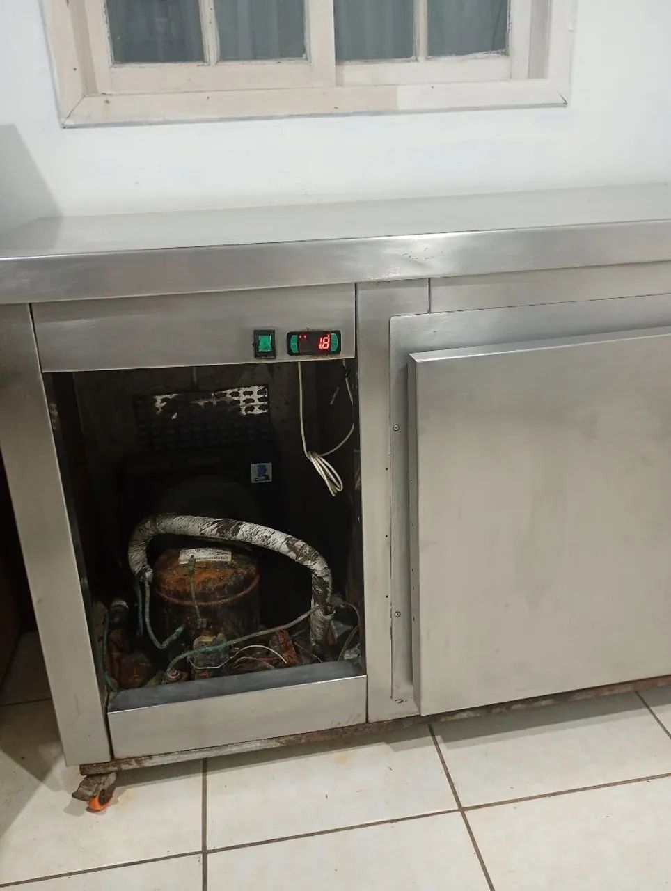 TORRANDO, Balcão frigorífico todo inox com compressor Elgin 1/2 hp - Foto 3