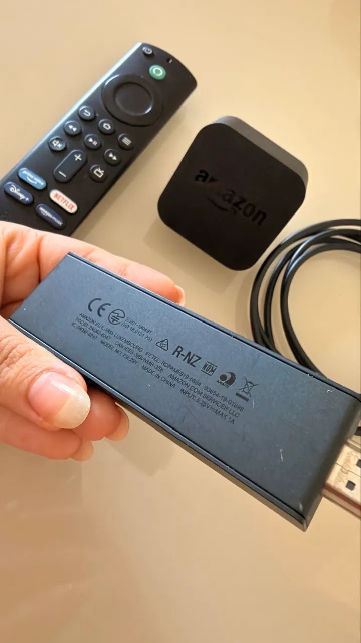 Fire TV Stik 4K Amazon - Foto 3