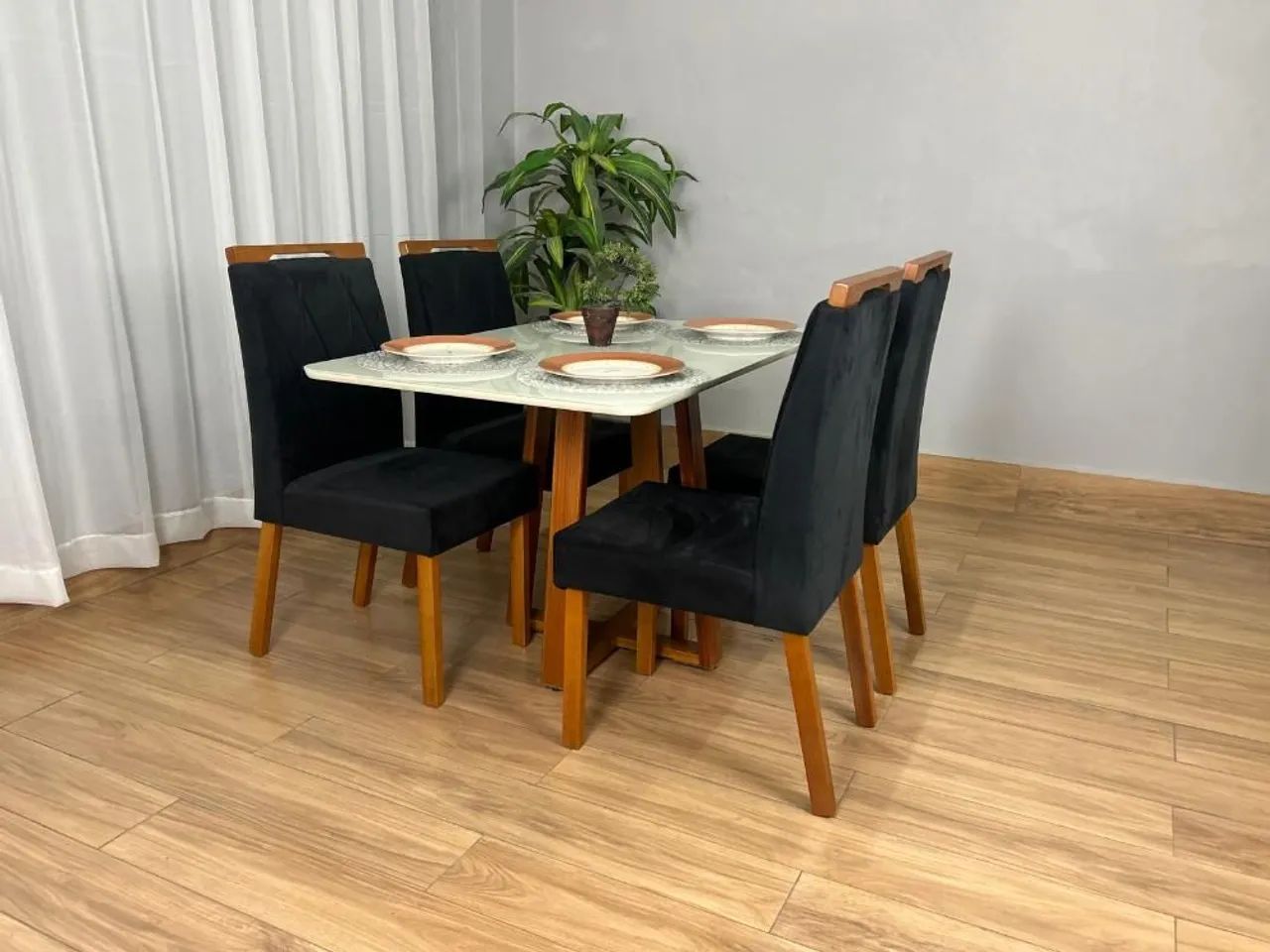 Mesa de Jantar 120x80 com 4 Cadeiras Veludo Preto - Foto 2