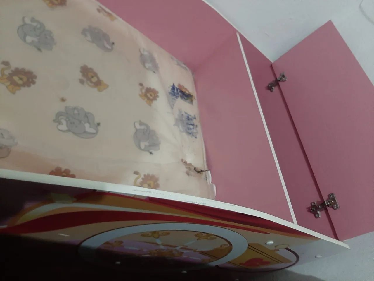 Cama infantil rosa com baú, 180 só a cama e com colchão 250 - Foto 2