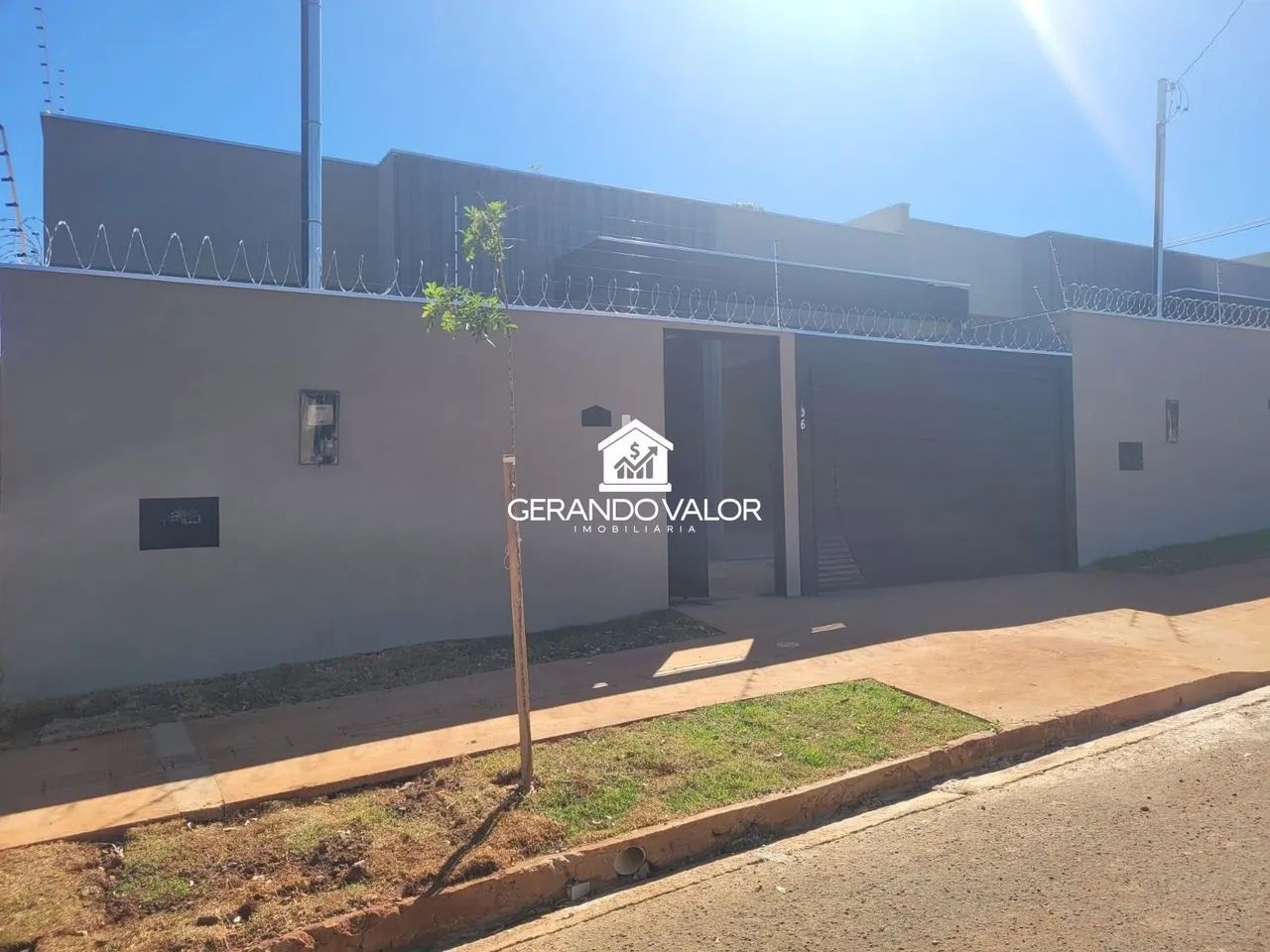 3 quartos sendo uma Suíte e garagem coberta - Foto 2