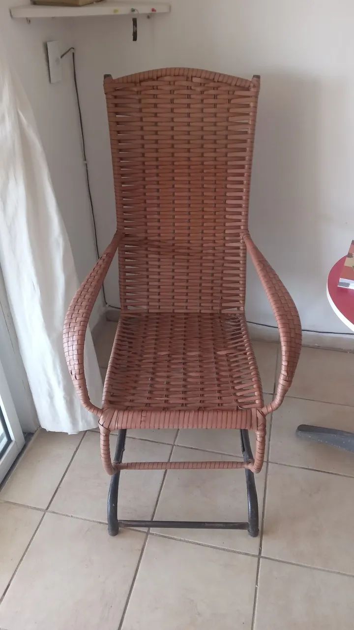 Cadeira de balanço nova 130,00reais 
