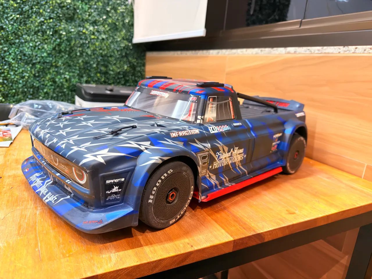 Arrma Infraction 6S BLX (1/7) - Foto 5