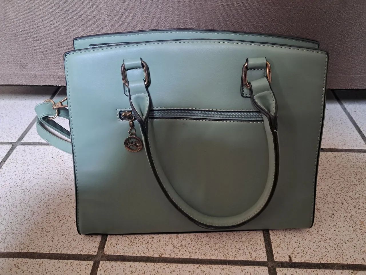 Bolsa de ombro seminova - Foto 2