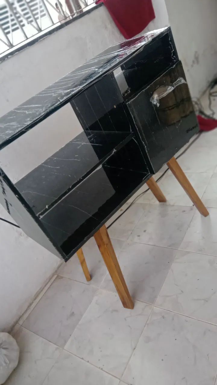 Vendo lindas aparador adegas mesinha de canto 