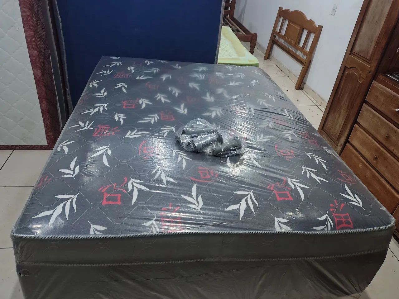 CAMA BOX CASAL DE MOLAS ENSACADAS NOVA R$580 ENTREGA GRÁTIS  - Foto 3