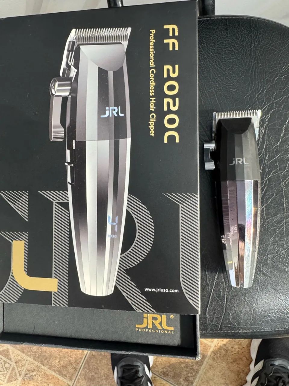 Máquina de cortar cabelo JRL - Foto 3