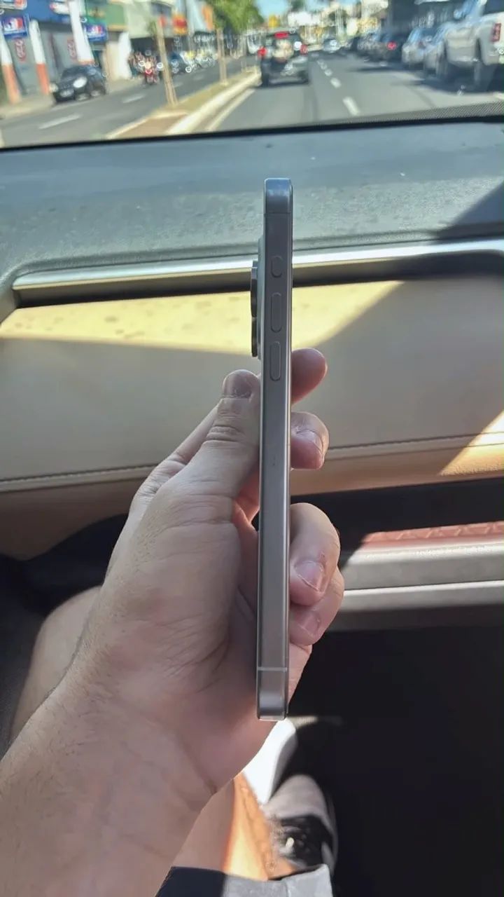 iPhone 15 Pro Max 256GB Branco + Acessórios Originais usado - Foto 5