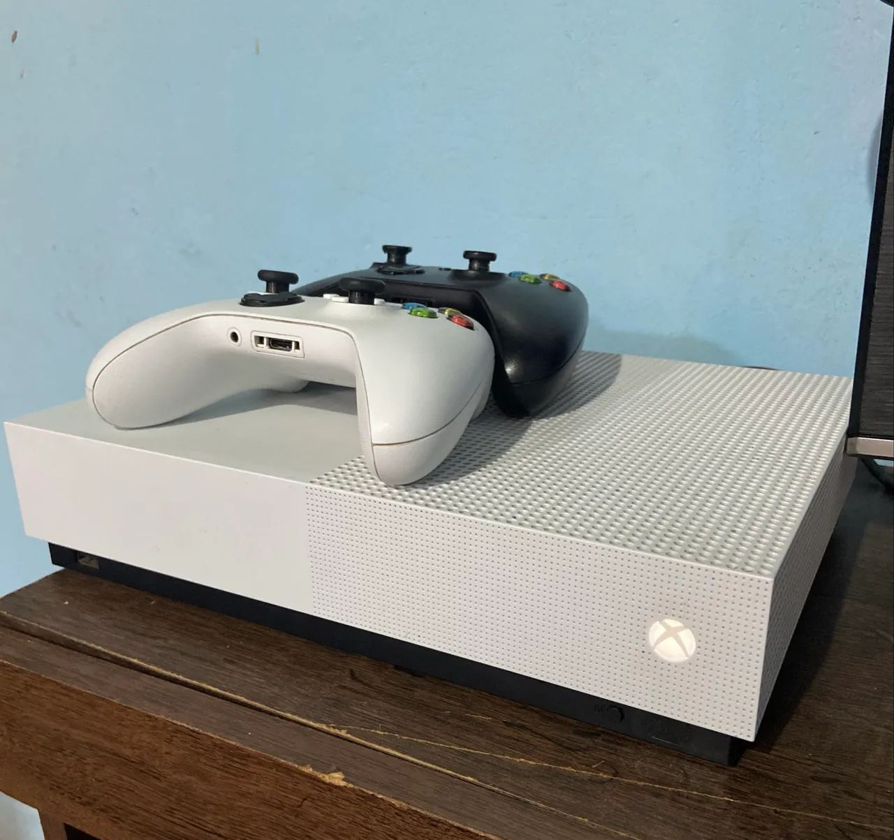 Xbox one s all digital 1TB