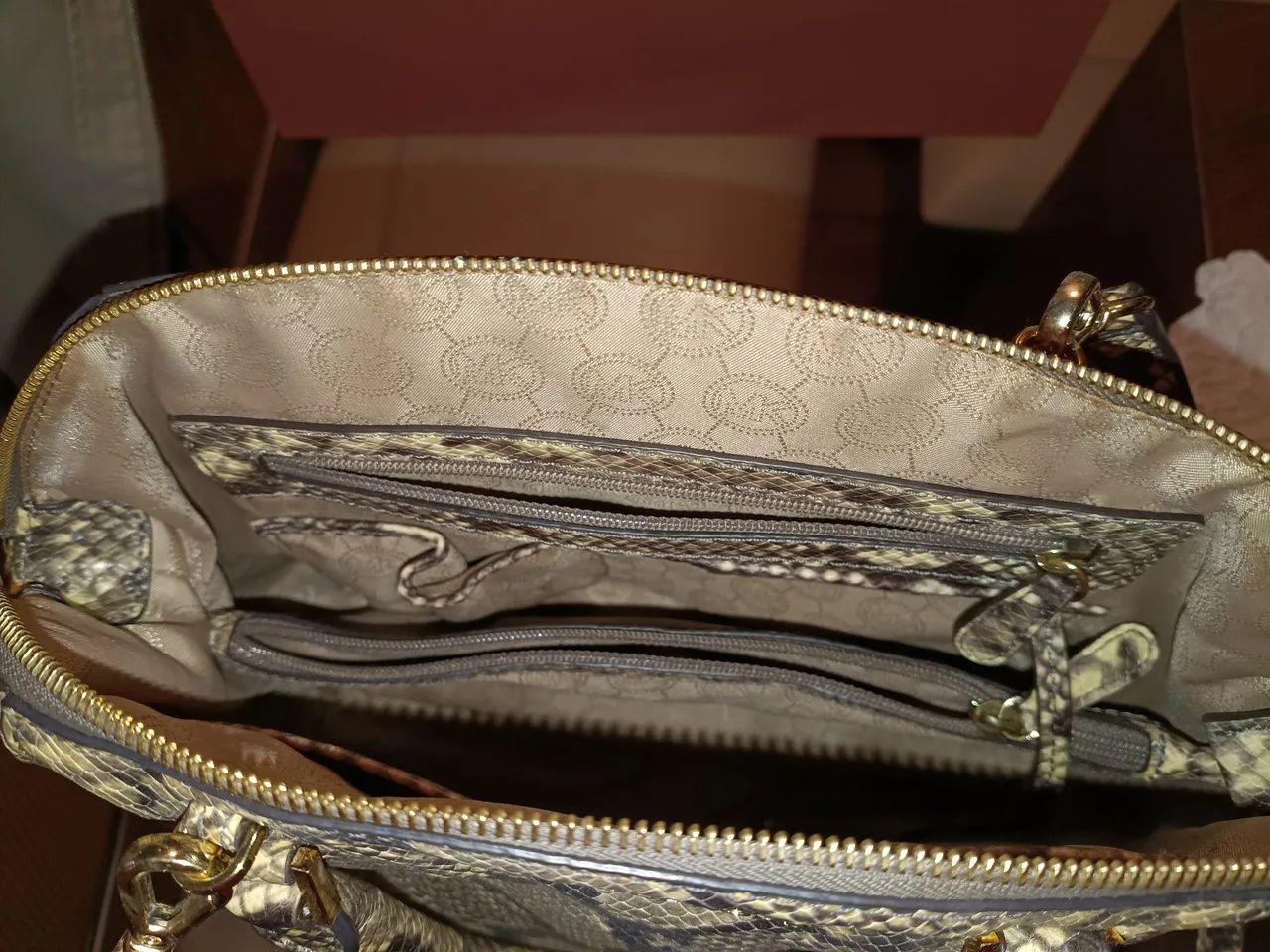Bolsa Michael Kors Python - Foto 3