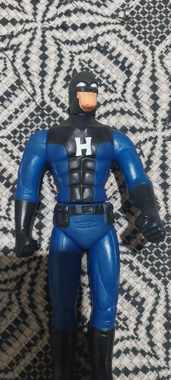 Boneco de plástico. tipo batman - Foto 2
