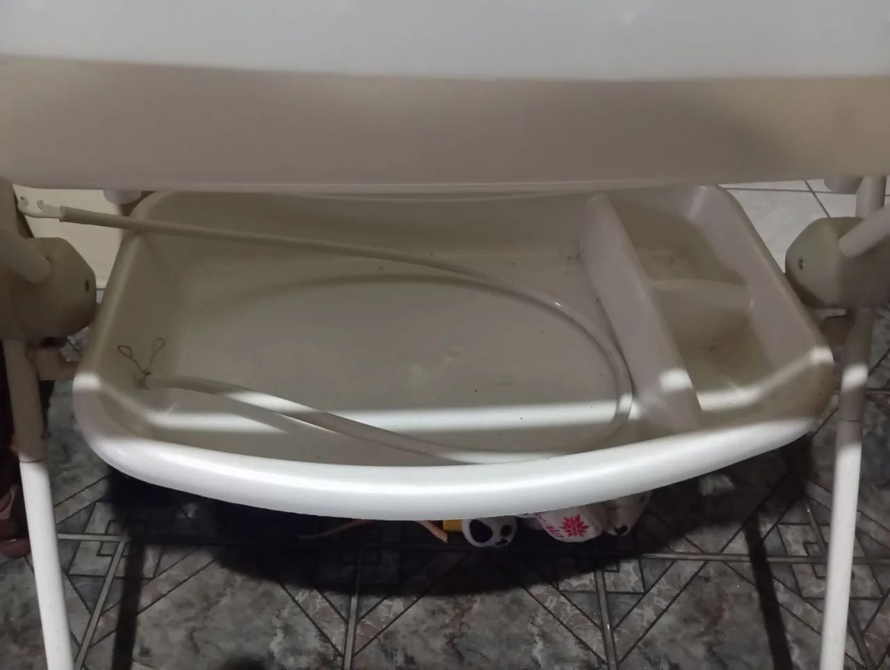 Banheira de bebê com suporte 