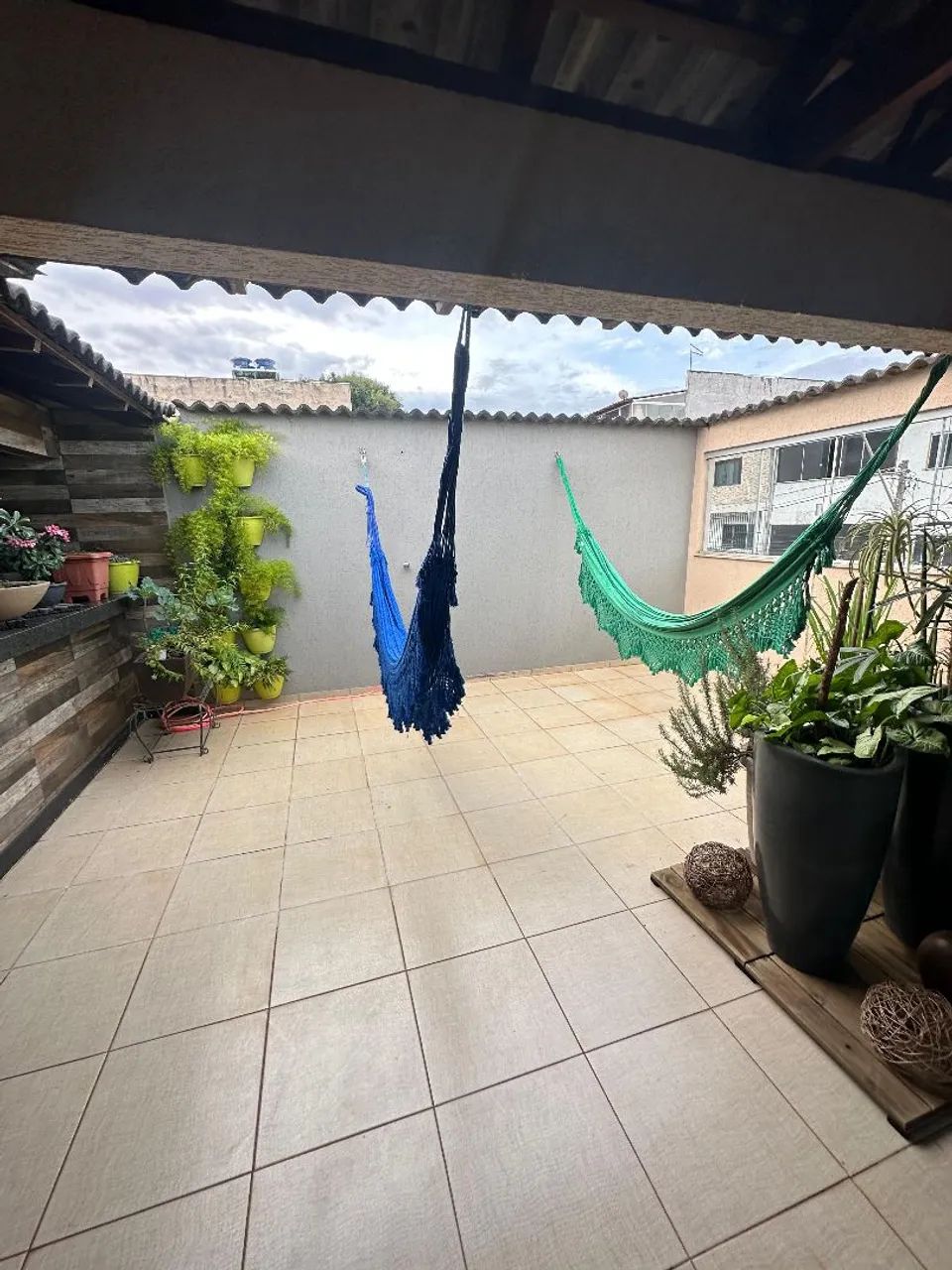 VENDO SOBRADO NO RIACHO FUNDO I COM ÁREA GOURMET - Foto 4