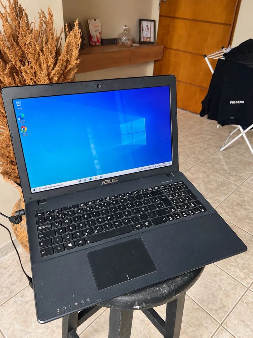 Notebook Asus semi novo 