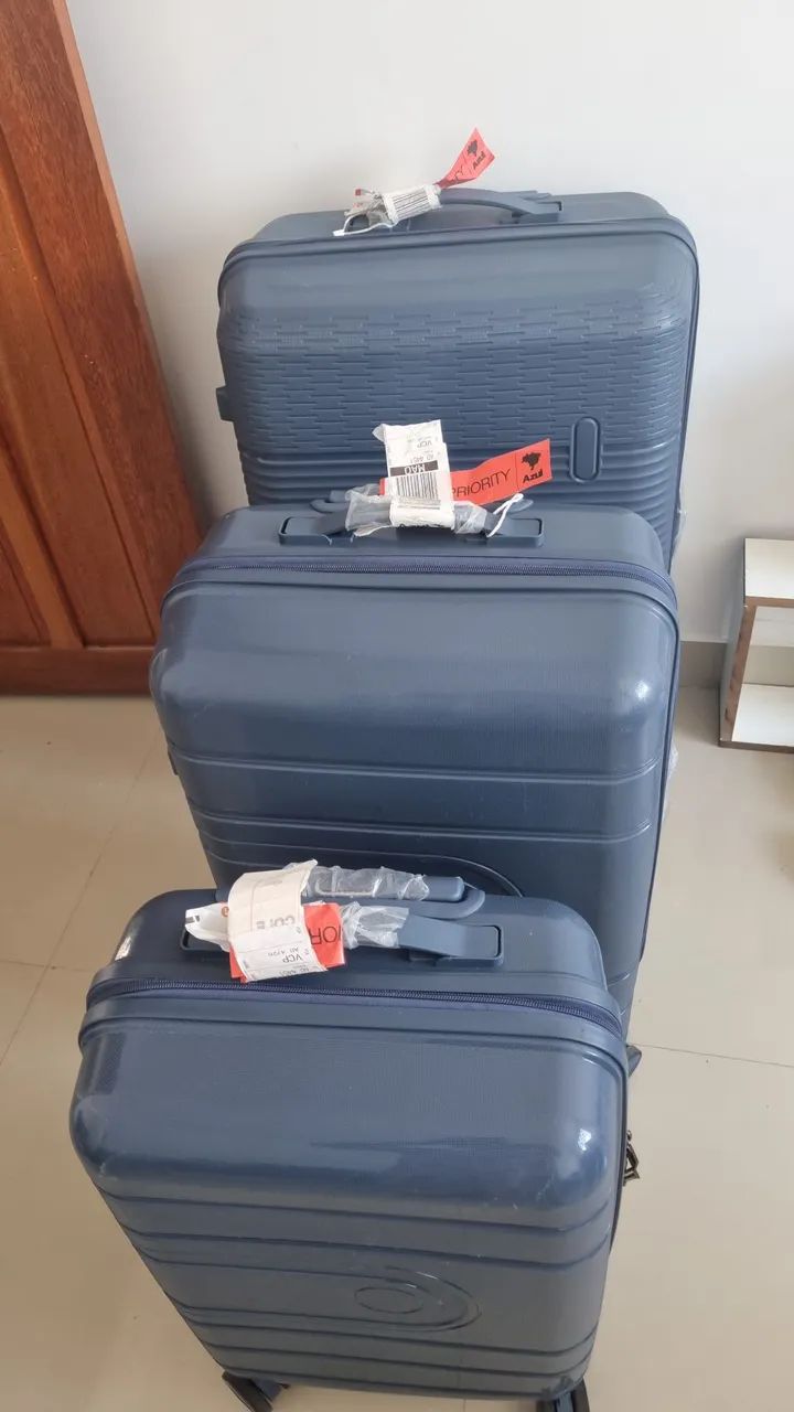 Vendo 4 malas ssemi novas, usadas uma vez. Dalva com Neide *.  - Foto 5