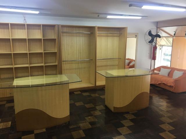 Móveis de marcenaria para loja de confecções em marfim - Foto 6