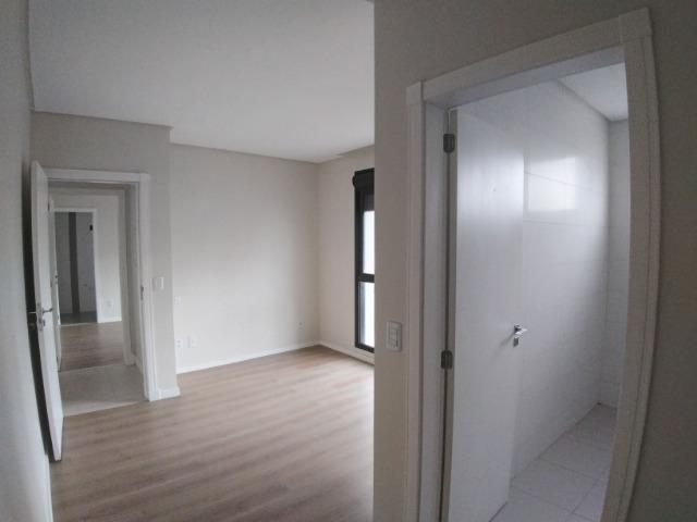 Apartamento 2 Suítes 97 M².Sacada com Churrasqueira, Lavabo, 1 Vaga no Centro - Foto 12