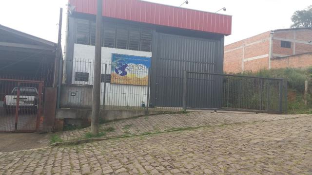 Bom Pavilhão de 300 m² - Alugado