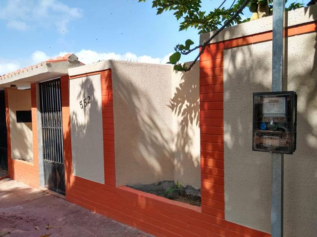 Vendo uma Excelente Casa, com 3/4, poço, terreno 10x32,5, PRA VENDER LOGO! - Foto 2