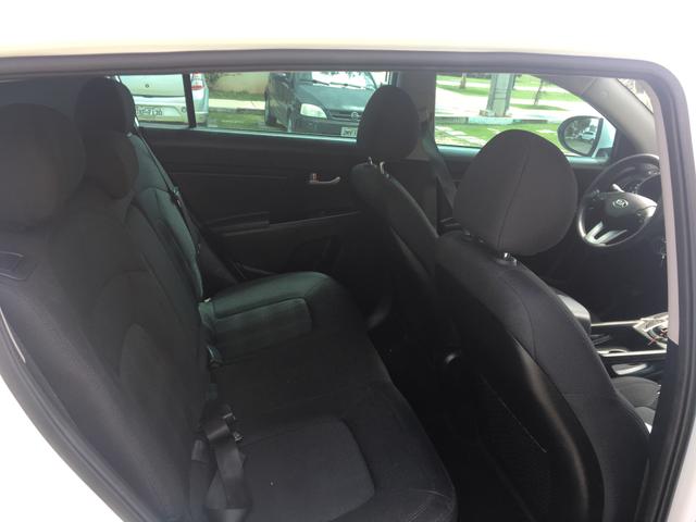 Vende -se um carro Kia esportage - Foto 10