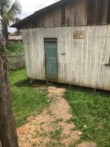 Vende se ou troca se essa casa aceito um carro e o restante em dinheiro
