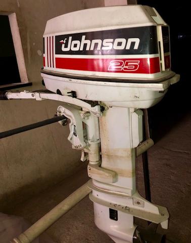 Motor de popa Johnson 25 HP Perfeito estado de funcionamento - Barco - Foto 4