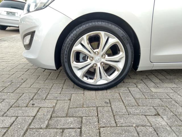 HYUNDAI I30 1.8 MPI 16V GASOLINA 4P AUTOMATICO 2015 - Foto 4