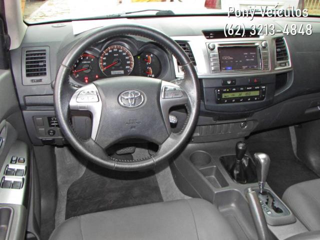 Hilux CD SRV D4-D 4x4 3.0 TDI Diesel Aut - Foto 5