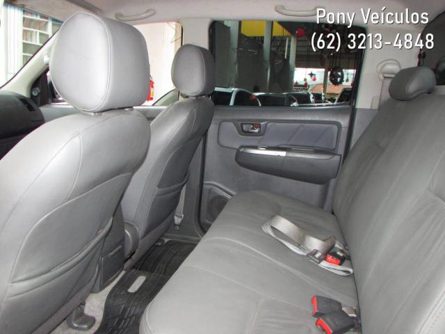 Hilux CD SRV D4-D 4x4 3.0 TDI Diesel Aut - Foto 6