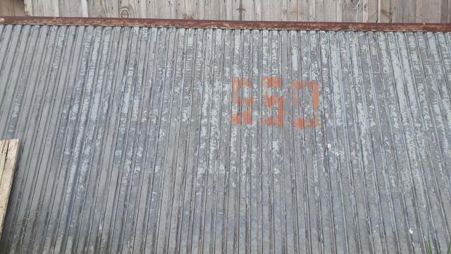 Vendo um portão de 4 metro de largura e 2 metro de altura por 500 reais