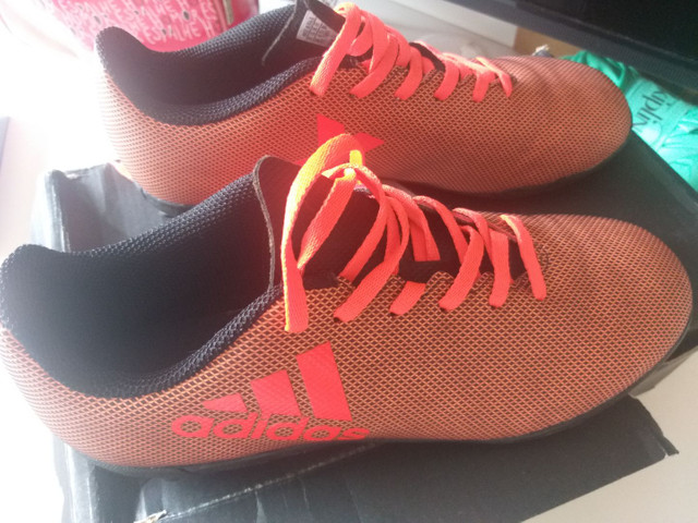 chuteira feminina adidas