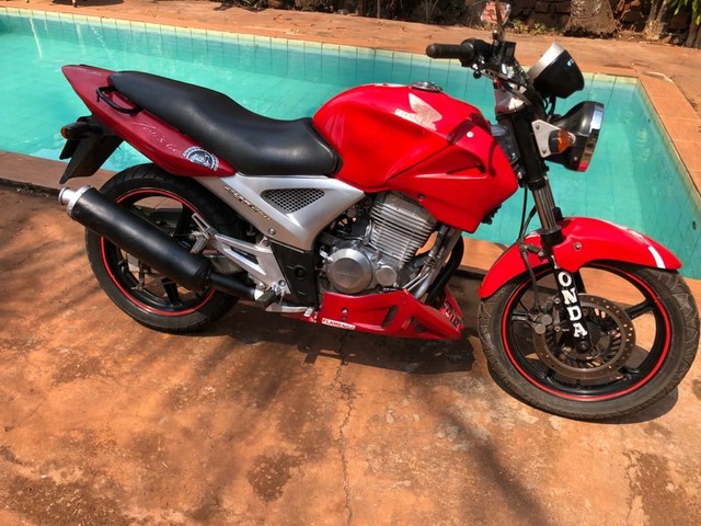 CBX TWISTER ANO 2003/04 VALOR 5200 WATTS *