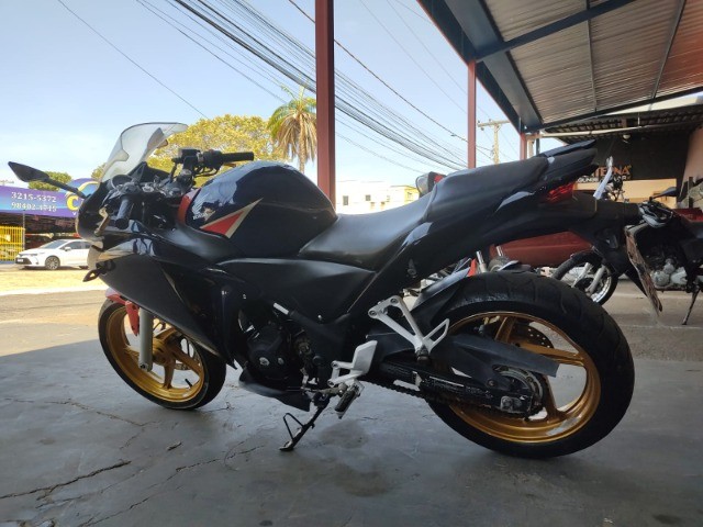 CBR 250 TOP ,TODA REVISADA,FAÇO FINANCIAMENTO.