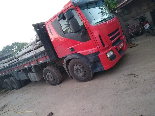 CAMINHÃO IVECO