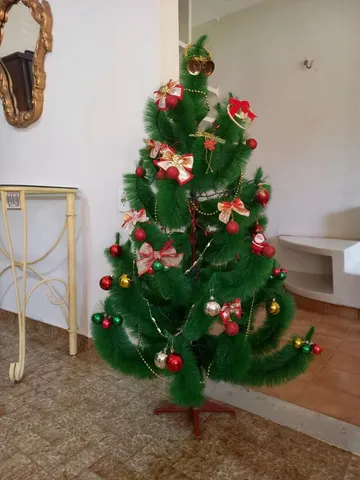 Aluguel de Árvore de Natal Decorada 2,40cm