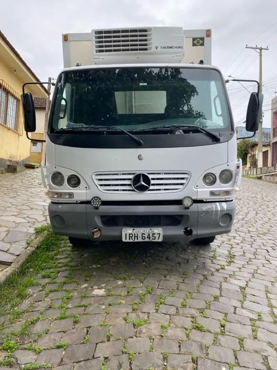 Vendo  Acello 915c 2011 com baú frigorífico canelado 