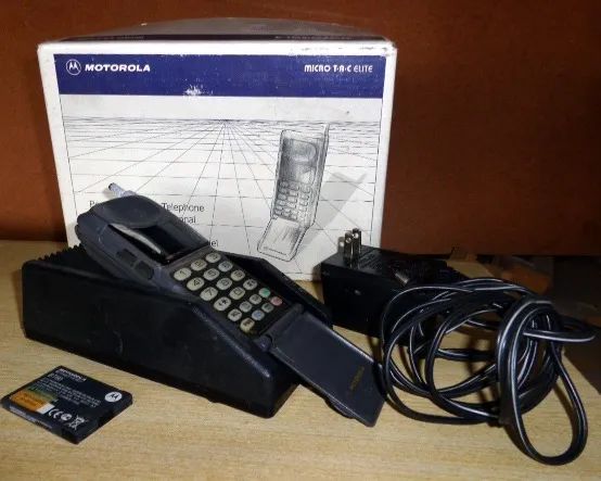 Motorola Micro T.A.C. Elite - Personal Cellular Telephone -  U.S.A (Item p/ Colecionador)r