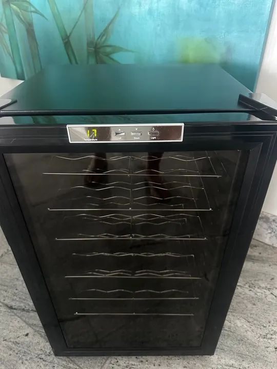 Adega Climatizada para Vinho 24 Garrafas - Oportunidade 