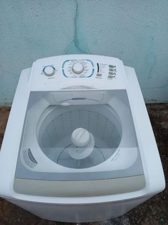 Maquina de lavar Electrolux 15 kg semi nova - Foto 2