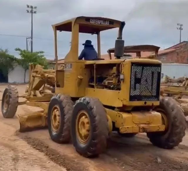 Patrol CATERPILLAR 120B - Foto 3