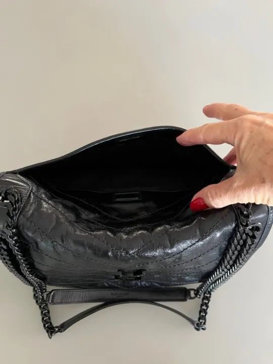 Bolsa Yves Saint Laurent Envelope em Couro Preta semi nova - Foto 5